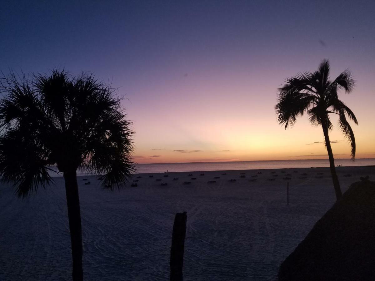 Carousel Beach Inn Fort Myers Beach Exterior foto